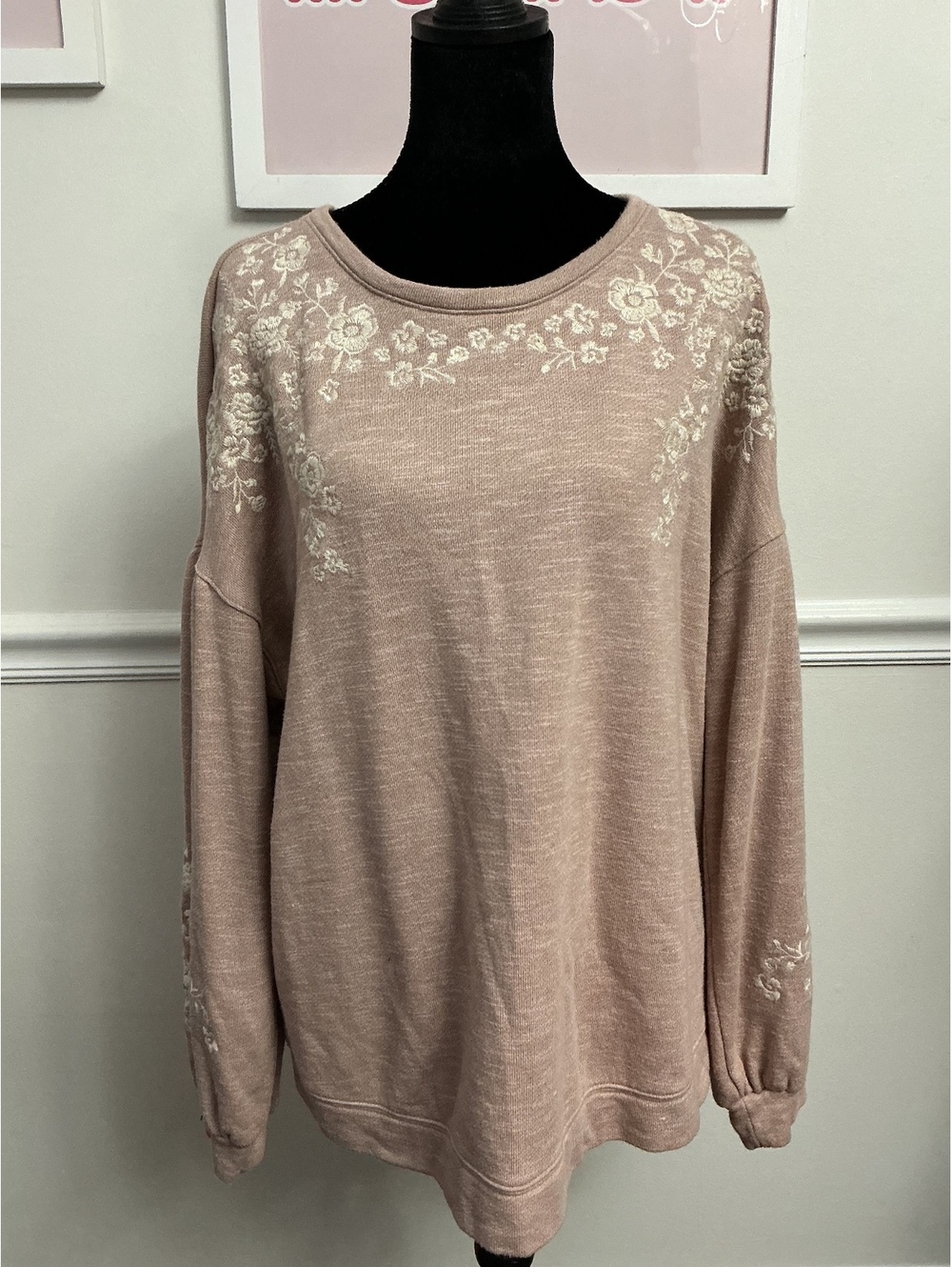 Nurture by Westbound XL Women's Beige Embroidered Sweatshirt, 40% Cotton Blend